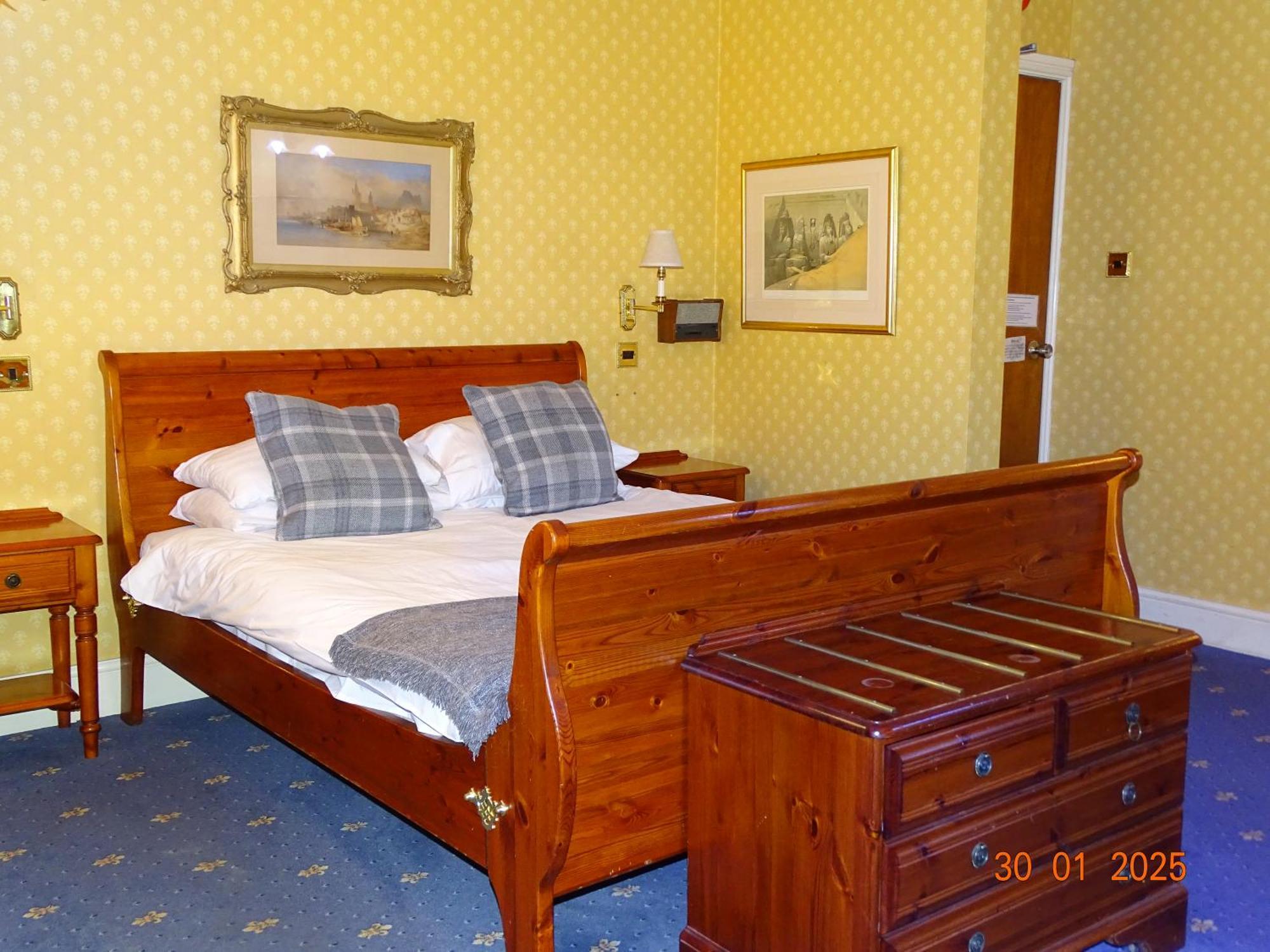 Donington Manor Отель